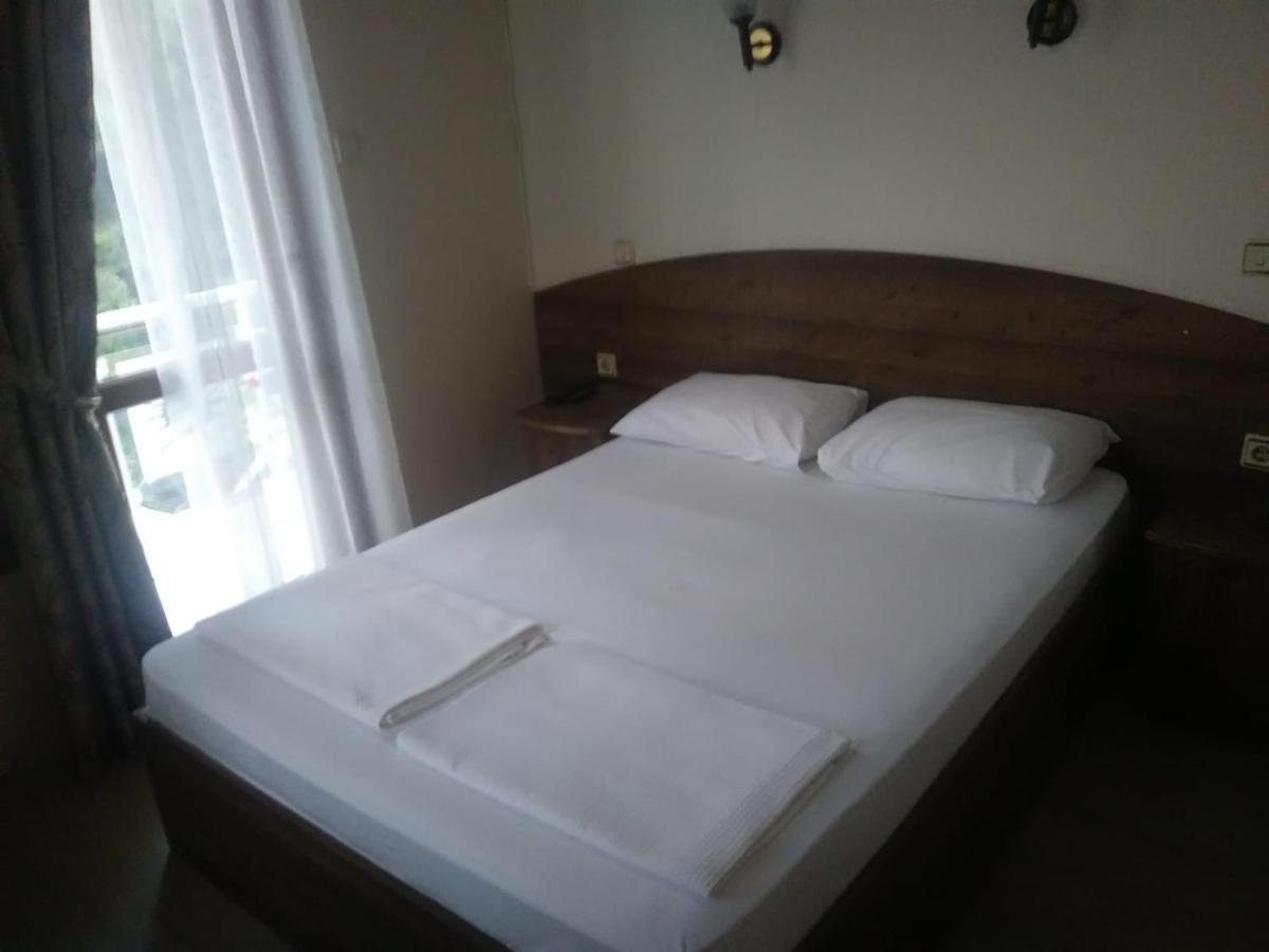 Limon Otel Foça Exterior foto
