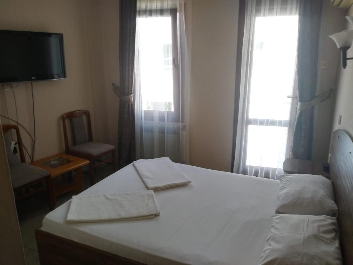 Limon Otel Foça Exterior foto