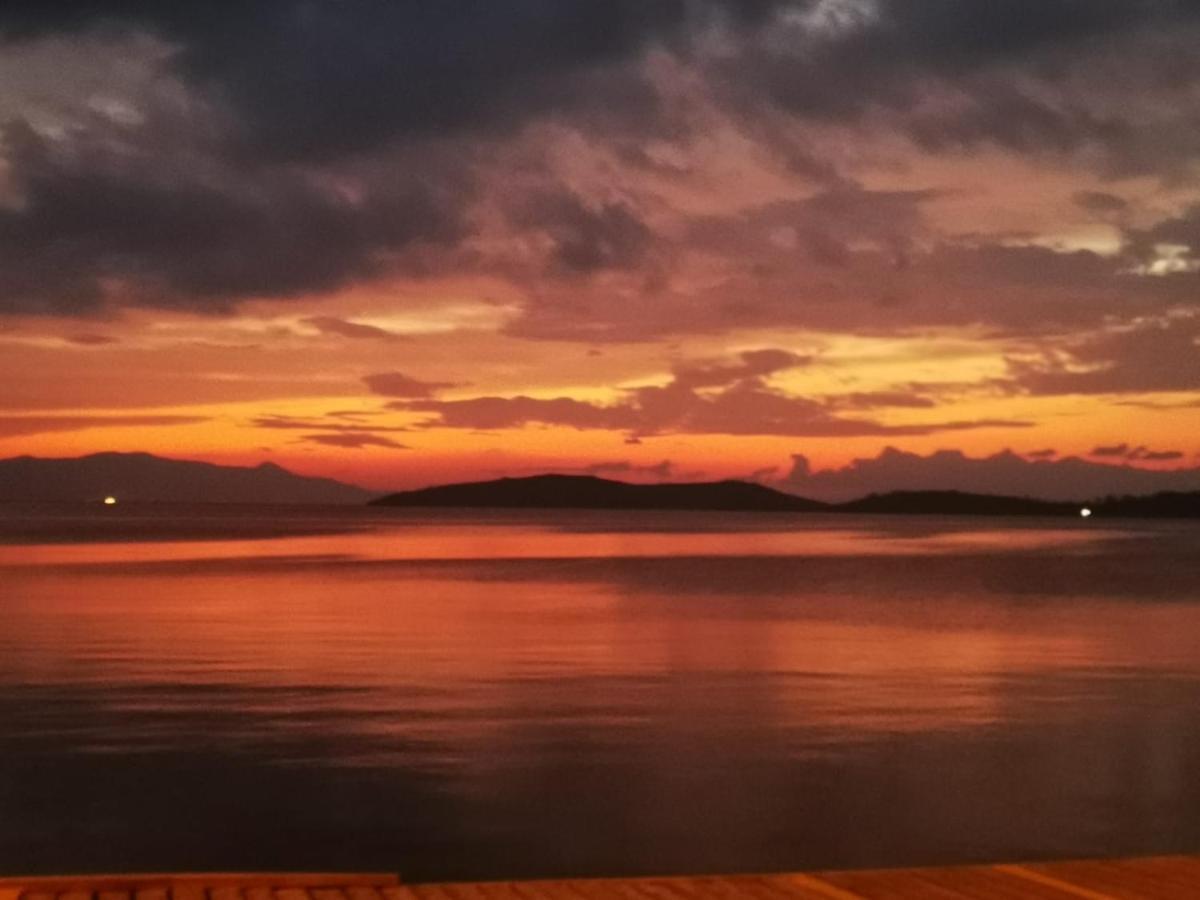 Limon Otel Foça Exterior foto